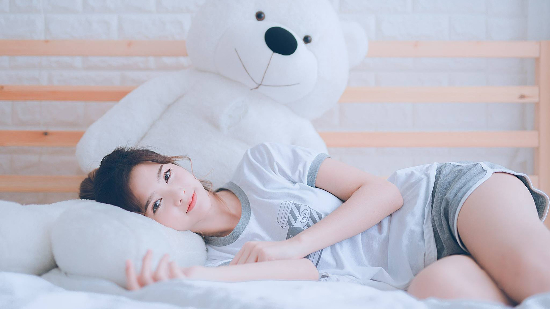 伊丽莎白·德克斯蝶泳技术引发媒体热议