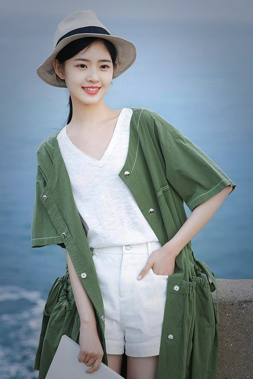 爱游戏官方网站-全黑队利用反击与速度优势，横扫对手防线，全黑队战舞