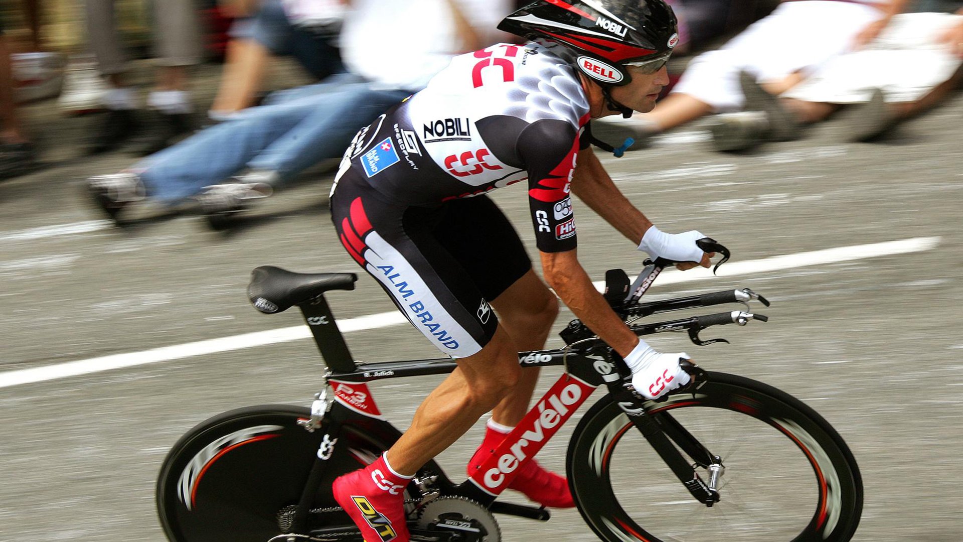 法甲炽热战鼓：点燃全场的激情火焰，炽热战争