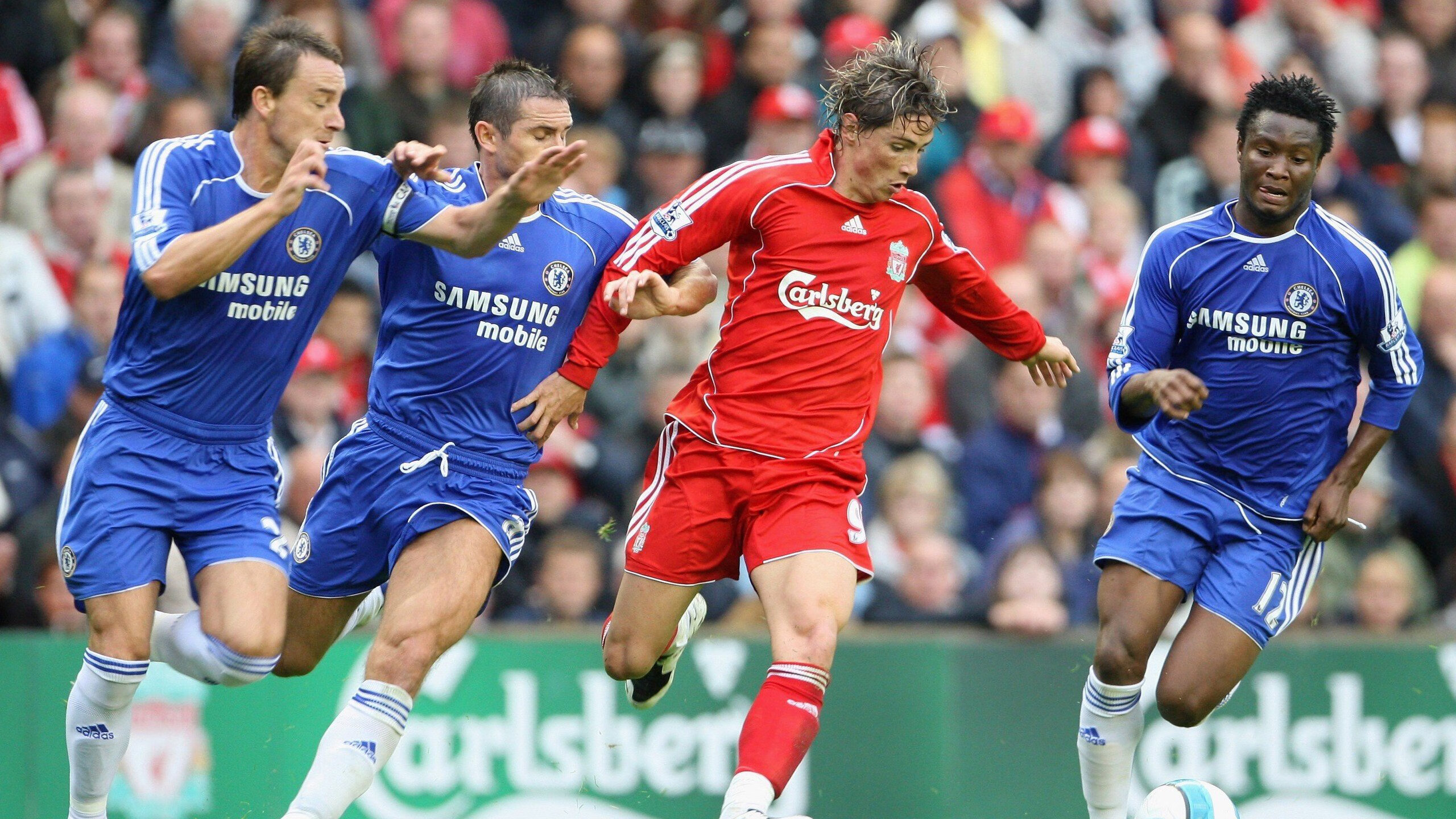 “武汉马拉松赛:谁能打破传统,赢得金牌?”